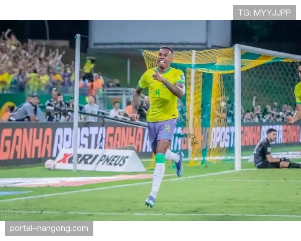 比赛第60分钟，里昂队通过战术角球由拉卡泽特头球扳平比分