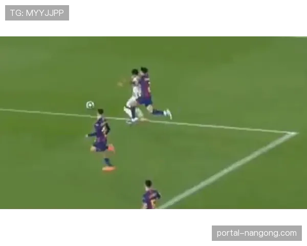 西甲裁判委员会重申，对禁区内拉拽防守动作将严格判罚